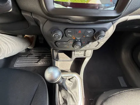 Jeep Renegade 1.0 t3 Limited 2wd - Immagine 20