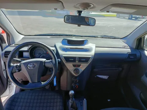 Toyota iQ 1.0 - Immagine 10