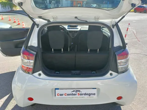 Toyota iQ 1.0 - Immagine 13