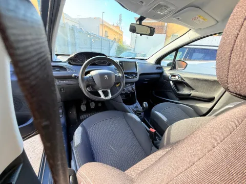 Peugeot 208 5p 1.6 bluehdi Allure 75cv - Immagine 13