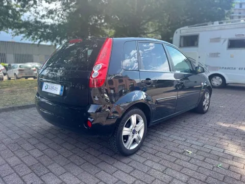 Ford Fiesta 5p 1.2 Ghia - Immagine 4