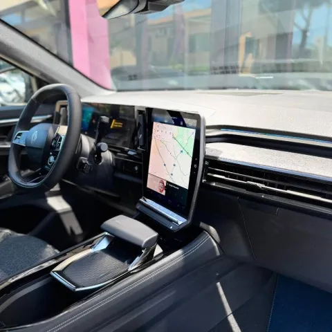 Renault Rafale 1.2 e-Tech full hybrid Techno 200cv auto - Immagine 12
