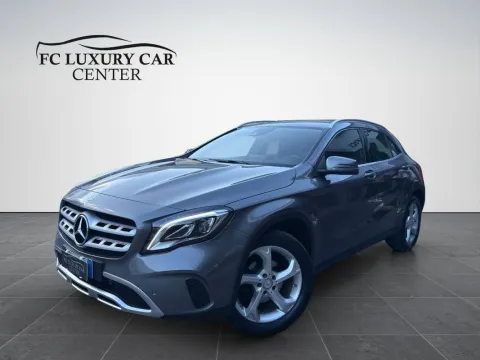 Mercedes GLA 200 d Sport 4matic auto - Immagine 3