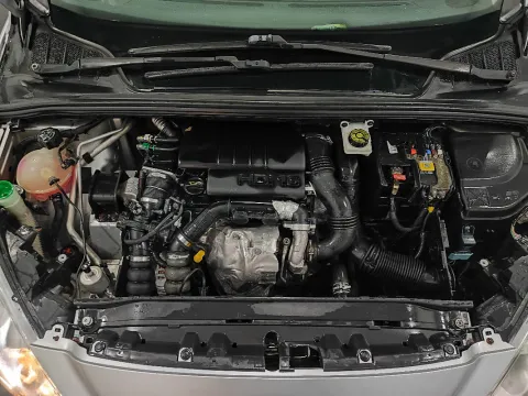 Peugeot 308 SW 1.6 hdi 16v Premium - Immagine 14