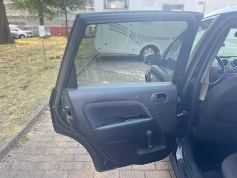 Ford Fiesta 5p 1.2 Ghia - Immagine 23