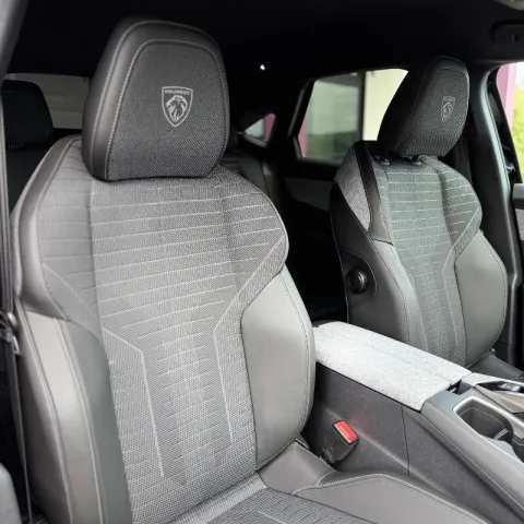 Peugeot 3008 1.2 hybrid GT 145cv e-dcs6 - Immagine 17