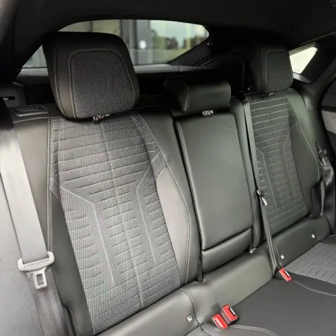 Peugeot 3008 1.2 hybrid GT 145cv e-dcs6 - Immagine 18