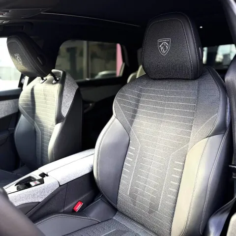 Peugeot 5008 1.2 hybrid GT 145cv e-dcs6 - Immagine 8