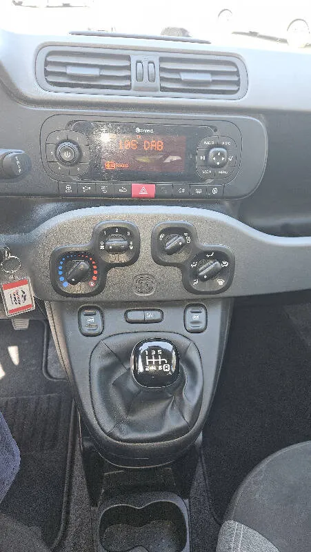 Fiat Panda 1.0 firefly hybrid City Life s&s 70cv 5p.ti - Immagine 8