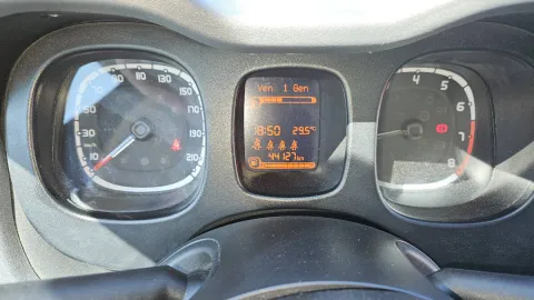 Fiat Panda 1.0 firefly hybrid City Life s&s 70cv 5p.ti - Immagine 9