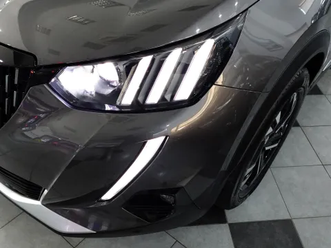 Peugeot 2008 1.2 puretech GT Line s&s 130cv - Immagine 14