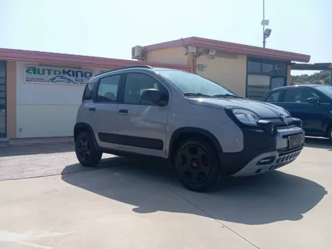 Fiat Panda 1.0 hybrid City Cross s&s 70cv - Immagine 1