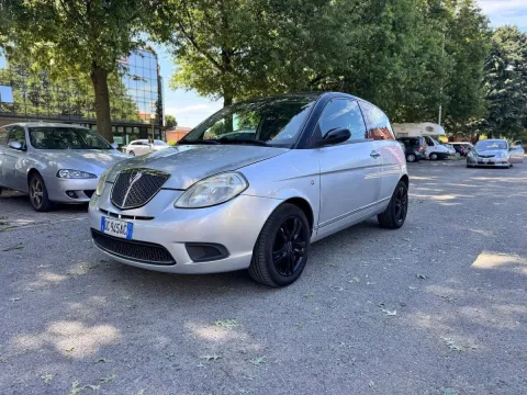 Lancia Ypsilon 1.2 8v ModaMilano - Immagine 1