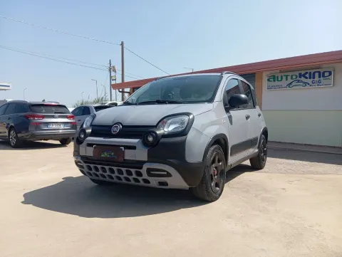 Fiat Panda 1.0 hybrid City Cross s&s 70cv - Immagine 3