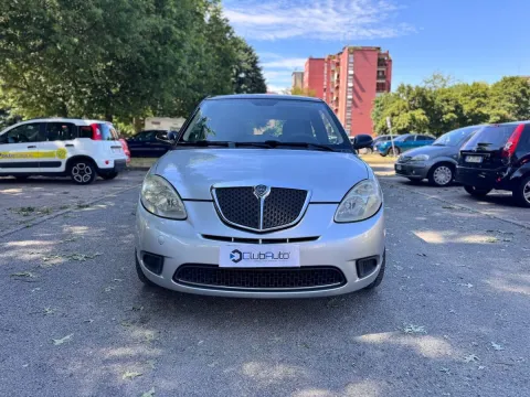 Lancia Ypsilon 1.2 8v ModaMilano - Immagine 2