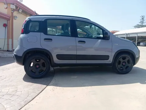 Fiat Panda 1.0 hybrid City Cross s&s 70cv - Immagine 4