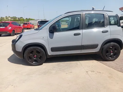 Fiat Panda 1.0 hybrid City Cross s&s 70cv - Immagine 5