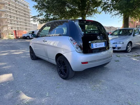 Lancia Ypsilon 1.2 8v ModaMilano - Immagine 7