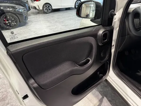 Fiat Panda 1.0 firefly hybrid s&s 70cv - Immagine 12