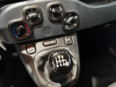 Fiat Panda 1.0 firefly hybrid s&s 70cv - Immagine 19
