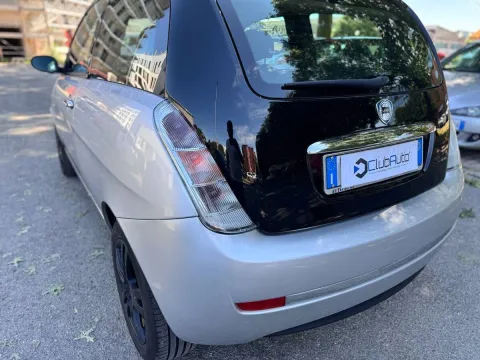 Lancia Ypsilon 1.2 8v ModaMilano - Immagine 10