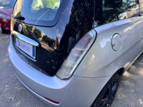 Lancia Ypsilon 1.2 8v ModaMilano - Immagine 11