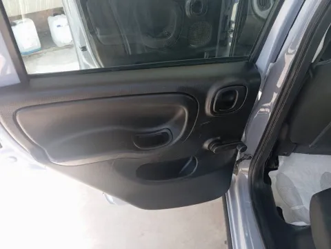 Fiat Panda 1.0 hybrid City Cross s&s 70cv - Immagine 21
