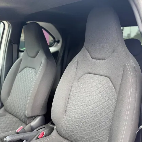 Toyota Aygo X 1.0 Trend 72cv - Immagine 8