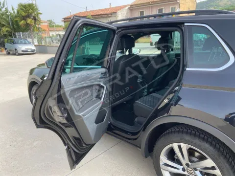 Volkswagen Tiguan 2.0 tdi R-Line 150cv dsg - Immagine 19