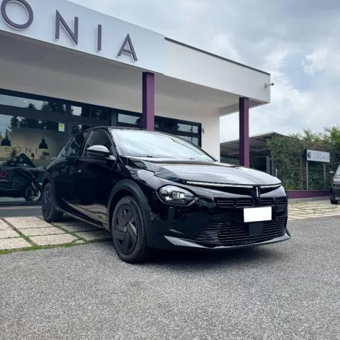 Lancia Ypsilon 1.2 mhev 110cv e-dct - Immagine 1