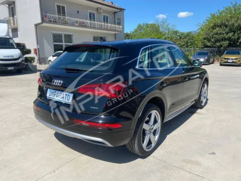 Audi Q5 45 2.0 tfsi mhev Business Sport quattro 245cv s-tronic - Immagine 4