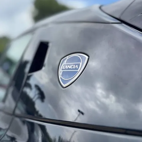 Lancia Ypsilon 1.2 mhev 110cv e-dct - Immagine 19