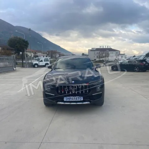 Maserati Levante 3.0 V6 S Granlusso 430cv auto - Immagine 2