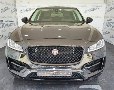 Jaguar F-Pace 2.0d i4 R-Sport 180cv auto my18 - Immagine 3