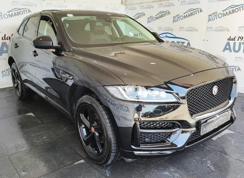 Jaguar F-Pace 2.0d i4 R-Sport 180cv auto my18 - Immagine 4