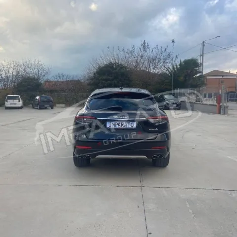 Maserati Levante 3.0 V6 S Granlusso 430cv auto - Immagine 5