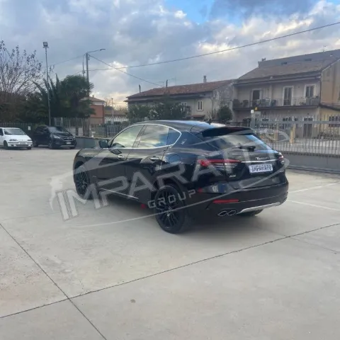 Maserati Levante 3.0 V6 S Granlusso 430cv auto - Immagine 6