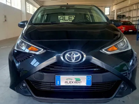 Toyota Aygo 5p 1.0 x-play 72cv - Immagine 1