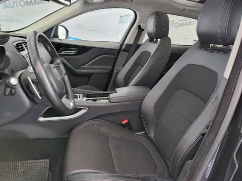 Jaguar F-Pace 2.0d i4 R-Sport 180cv auto my18 - Immagine 12