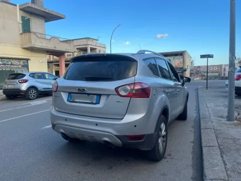 Ford Kuga 2.0 tdci + 4wd 136cv dpf - Immagine 3