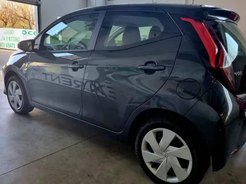 Toyota Aygo 5p 1.0 x-play 72cv - Immagine 5