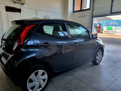 Toyota Aygo 5p 1.0 x-play 72cv - Immagine 6