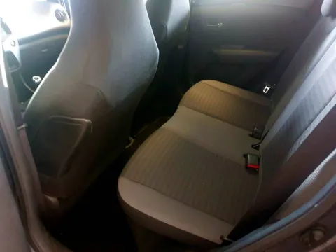 Toyota Aygo 5p 1.0 x-play 72cv - Immagine 9