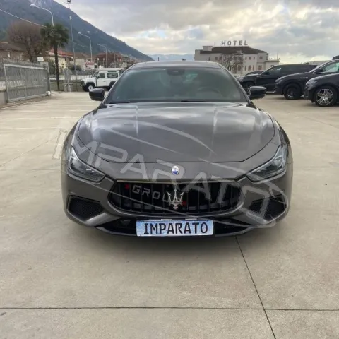 Maserati Ghibli 3.0 V6 Gransport 275cv auto - Immagine 2