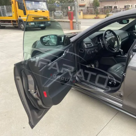 Maserati Ghibli 3.0 V6 Gransport 275cv auto - Immagine 9