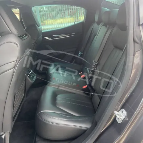 Maserati Ghibli 3.0 V6 Gransport 275cv auto - Immagine 20