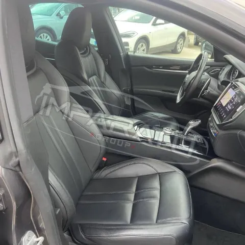 Maserati Ghibli 3.0 V6 Gransport 275cv auto - Immagine 23