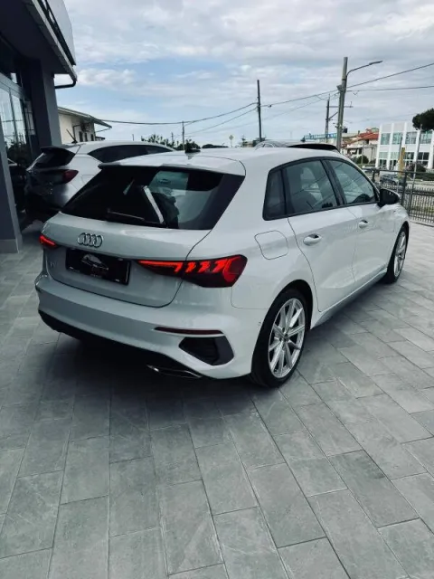 Audi A3 Sportback 35 2.0 tdi S line Edition s-tronic - Immagine 4