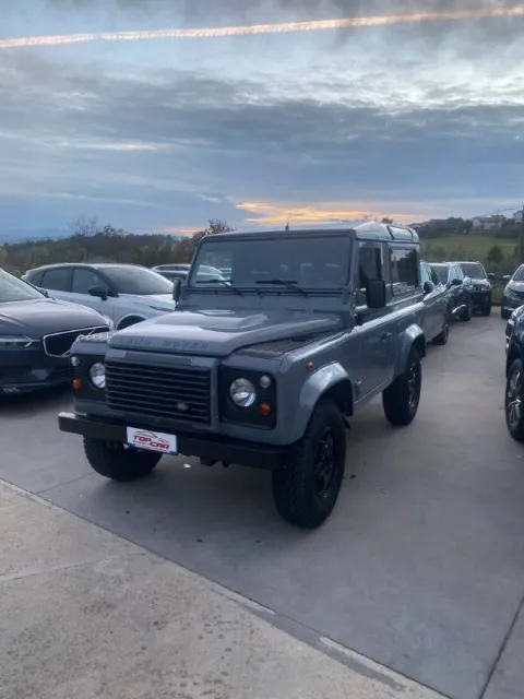 Land Rover Defender 90 2.2 td SE SW - Immagine 2