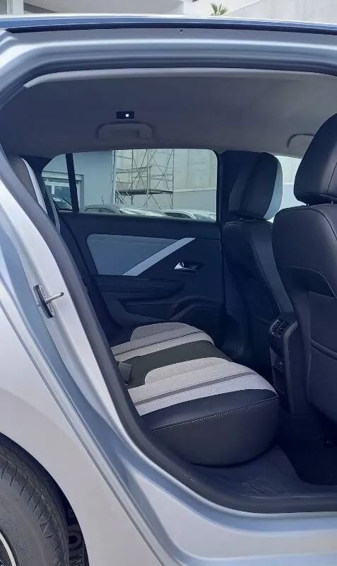 Opel Astra 1.6 phev Business Elegance s&s 180cv at8 - Immagine 7